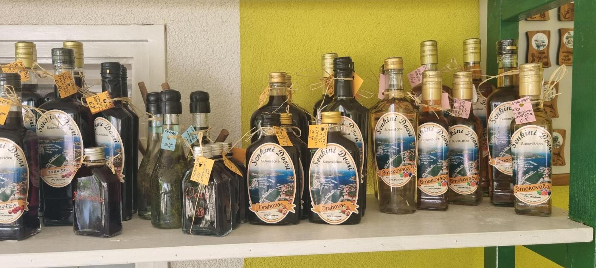 Senkini Dvori Daire Sutomiscica Dış mekan fotoğraf