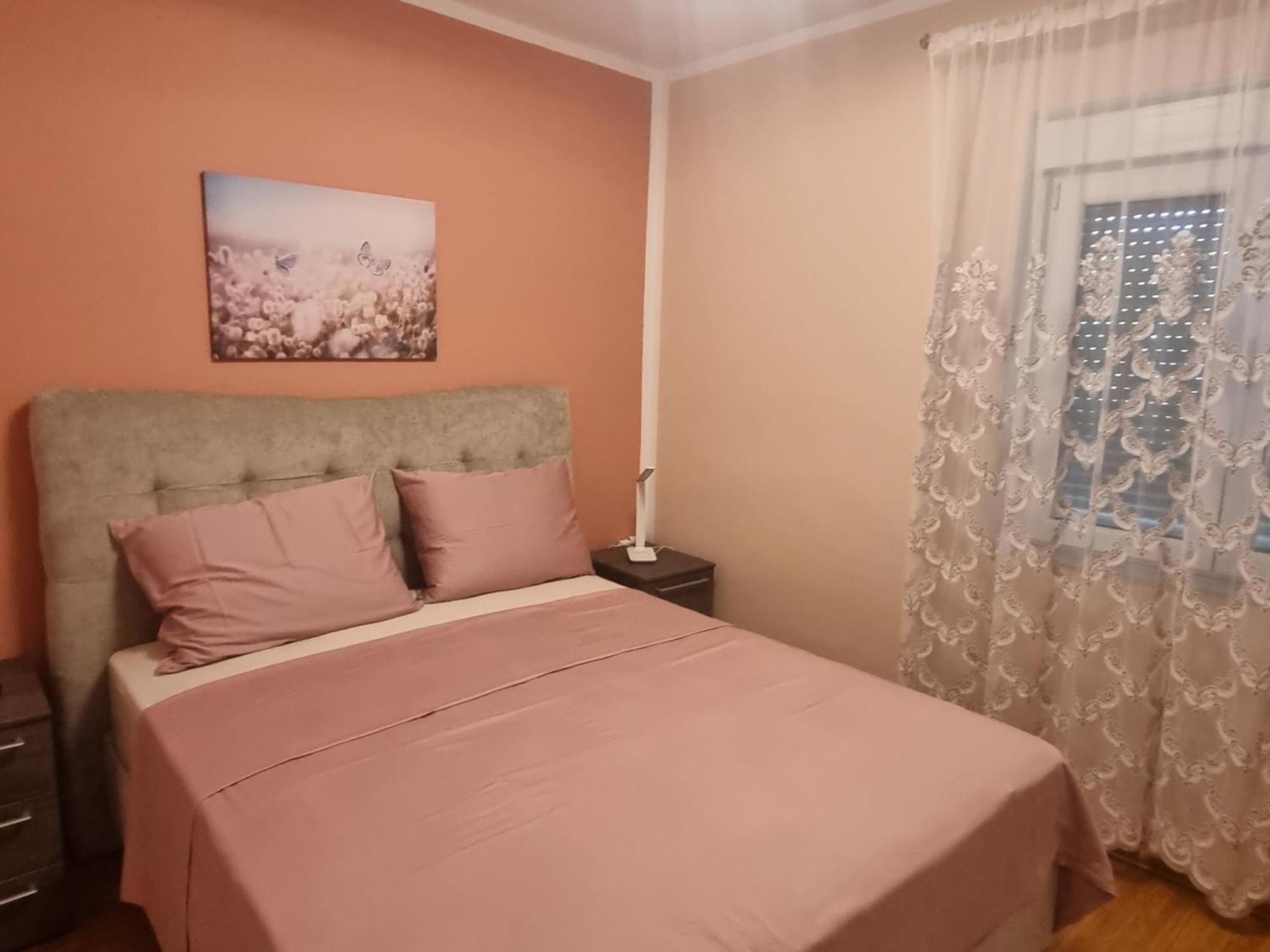 Senkini Dvori Daire Sutomiscica Dış mekan fotoğraf