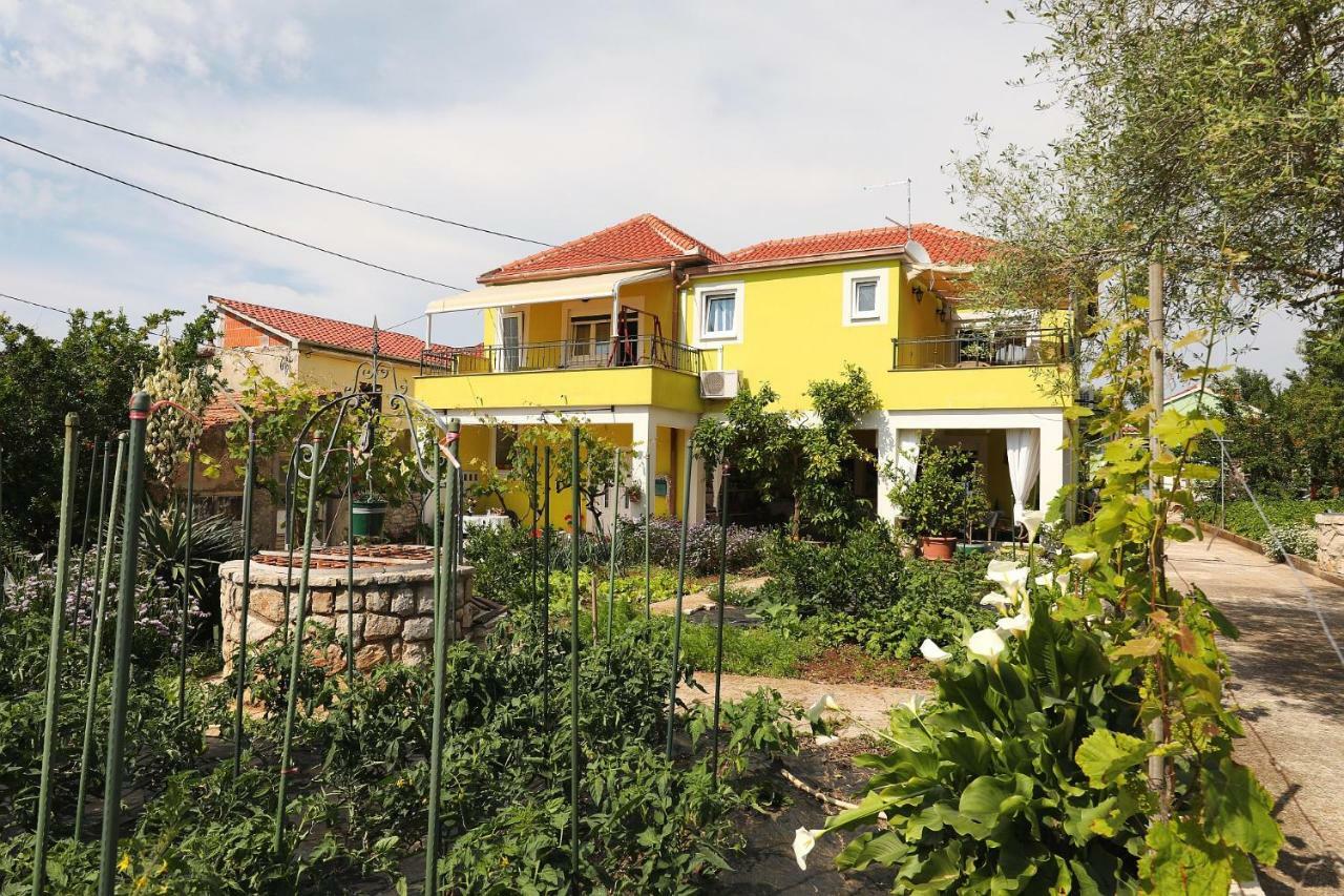 Senkini Dvori Daire Sutomiscica Dış mekan fotoğraf